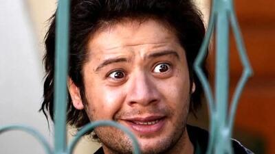  فیلم/ نگاهی به خانه و آشپزخانه شیک و دلباز علی صادقی و رونمایی از کابینت های مشکی و لوکسش/ حیاطش چه باصفا و مجهزی