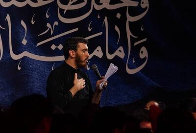  ببنید| نوای جانسوز «روضه مادرم شروع شد؛ این روزا خیلی تسلیت بگین به بچه سیدا» در هیئت اصحاب الحسین (ع)