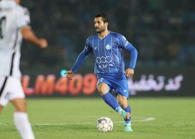  پس گردنی به عارف، کادوی اولین بازی برای استقلال