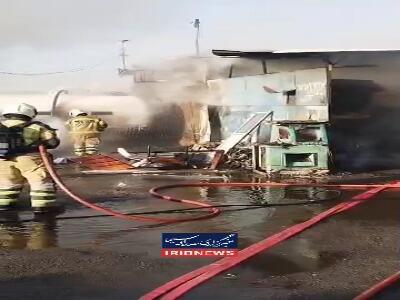  مصدومیت دو نفر و یک آتش‌نشان در آتش سوزی کارگاه شارژ سیلندر گاز مایع