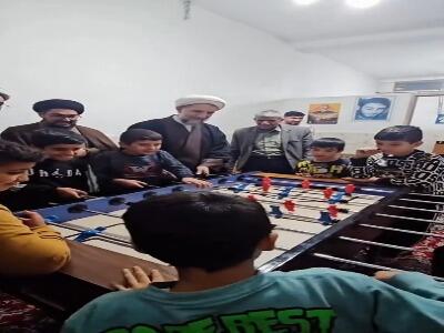  فوتبال‌دستی امام‌جمعه قزوین با نوجوانان