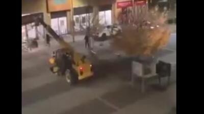  سرقت شگفت انگیز دستگاه عابربانک با جرثقیل در انگلیس