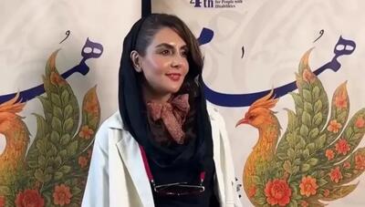  استایل «سفید و ساده» شیوا مکینیان در فستیوال ویژه معلولان (عکس)