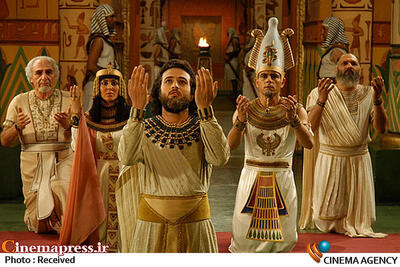  تصویر بازیگران سریال یوسف پیامبر در کنار مجید سوزوکی