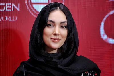  تاریخ وبگردی | سلفی جالب سیما سرمد  با سروش صحت در پشت صحنه فیلم صبحانه با زرافه ها 