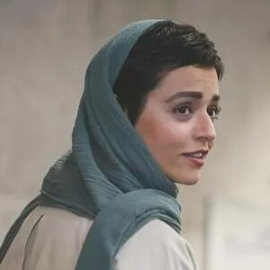  تاریخ وبگردی | تصاویری جالب و دیدنی از سوگل خلیق؛ بازیگر جوان دفتر یادداشت همرا برادر خوش تیپش