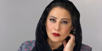  شبنم مقدمی با پیراهن پیلیسه‌، شیک‌ و متفاوت‌تر از همیشه دیده شد - چی بپوشم