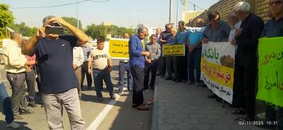  تجمع بازنشستگان تأمین اجتماعی شوش و هفت‌تپه مقابل فرمانداری شوش