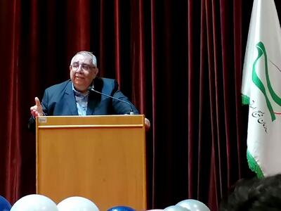  دشمن با ناامیدی جوانان درصدد ربودن آینده کشور است