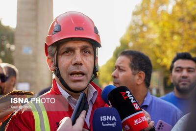  آتش‌سوزی رستوران دوطبقه شهرک غرب/ سرایت شعله‌ها به بانک مجاور