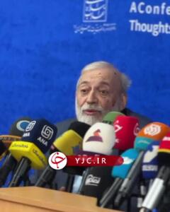  جواد لاریجانی خطاب به آمریکایی‌ها: هر ننه قمری نمی‌تواند برای تصمیمات ما اظهارنظر کند؛ به تو چه؟!
