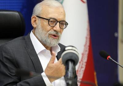  لاریجانی: به هر ننه قمری اجازه دخالت در اصول هسته‌ای و موشکی را نمی‌دهیم!