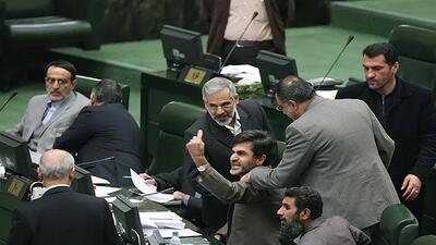  بازگشت جنجال «ظریف و روحانی» به صحن مجلس؛ کوچک‌زاده قالیباف را به چالش کشید