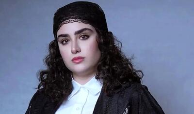  هانیه غلامی با تیپ خاص «توری و ریشه‌دار»