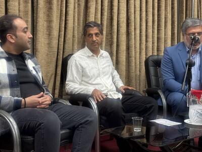  نقد«پروانه الجزایری»؛تئاتری آرام،اندیشمند و در جست‌وجوی معنا