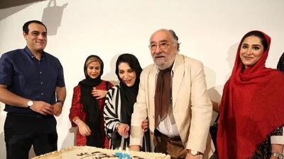  داریوش ارجمند : عروسم یاسمینا در دفتر من با پسرم آشنا شد .... تحصیلکرده امریکاست و من باباشو ... دخترم خانم دکتره اونم از مالزی ... / عروسم شاگردم بود و همون موقع ....