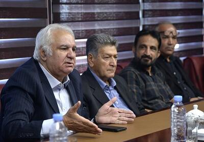  پیشکسوت: خودکشی پسر کارگرجم فقط یکی از مشکلات او بود؛ رفتن تاجرنیا ظلم به استقلال است