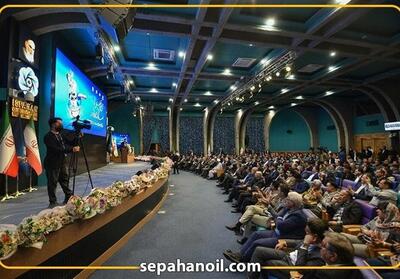  نفت سپاهان؛ ستاره درخشان آیین تجلیل از صادرکنندگان نمونه استان اصفهان - تسنیم