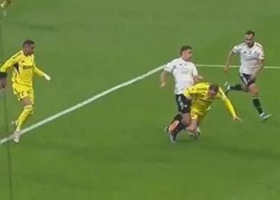  جنجالی‌ترین دربی: داور باید از استانبول فرار کند!