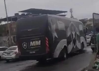  وحشت در بزرگراه: اتوبوس تیم فوتبال را به رگبار بستند!