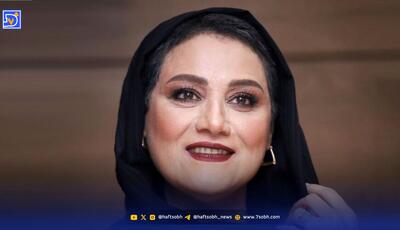  استایل| شبنم مقدمی با پیراهن پیلیسه‌، شیک‌ و متفاوت‌تر از همیشه دیده شد