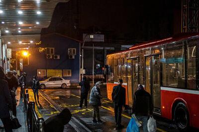  واکنش جالب زن جوان به هوس بازی مردان بی‌شرم در اتوبوس! +فیلم