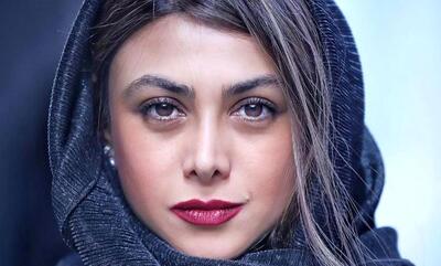  آزاده صمدی جذاب‎‌تر از همیشه با یک استایل رسمی