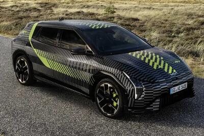  اولین تصاویر از هاچ‌بک داغ کیا EV4 GT