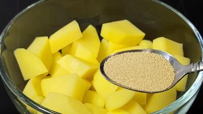  مخمر را با سیب زمینی مخلوط کنید / طرز تهیه نان سیب زمینی