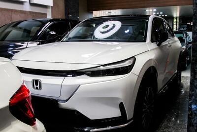  چرا خبری از خودروهای وارداتی در شهر نیست؟