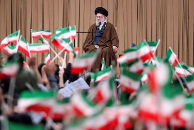  رهبر انقلاب: اختلاف ایران و آمریکا ذاتی است / علاج بسیاری از مشکلات در قوی شدن است