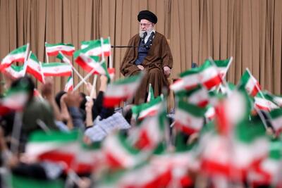  رهبر انقلاب: اختلاف جمهوری اسلامی و آمریکا یک اختلاف ذاتی است