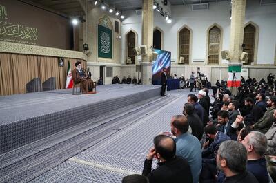  تصاویری از دیدار رهبر انقلاب با دانش‌آموزان و دانشجویان