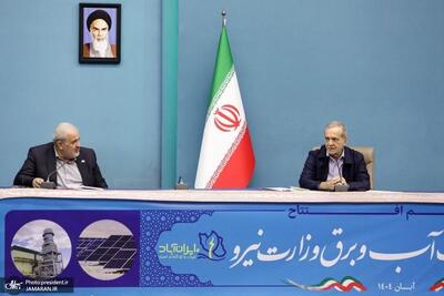  پزشکیان: اختلافات داخلی است که طمع دشمن را برمی‌انگیزد/ دولت به هیچ وجه قصد قطع کردن آب، برق و گاز صنایع را ندارد/ باید منبع مصرف خانه‌ها را از گاز به برق تبدیل کنیم/ به‌رغم نامهربانی‌ها و طعنه‌ها، کارهای بزرگی در وزارت نیرو در حال انجام است