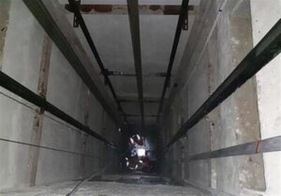  نجات معجزه‌آسای جوان ۲۲ ساله از عمق گودال