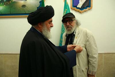  داریوش ارجمند خادم افتخاری مسجد جمکران شد +عکس