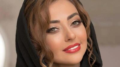  نفیسه روشن با تیپ سرخابی و استایل مونوکروم در کلینیک زیبایی؛ خیره‌کننده و متفاوت!
