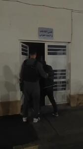  فیلم / پدر خشمگین دانش آموز ملاردی معلم را در مدرسه چاقو چاقو کرد