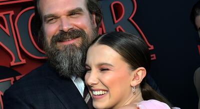  اتهام بدرفتاری دیوید هاربر در صحنه Stranger Things از سوی میلی بابی براون