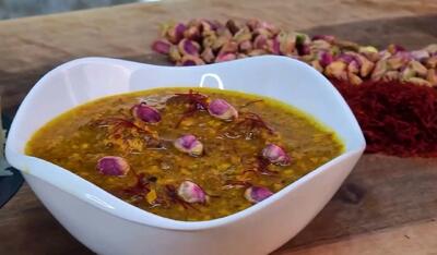 خورشت پسته؛ گران ترین خورشت ایرانی که برای ثروتمندان سرو می شود + روش تهیه