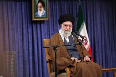  رهبر انقلاب: سیزده آبان از نظر تاریخی، روز افتخار و پیروزی است / ۱۳ آبان باید در تاریخ و حافظه ملی بماند / تسخیر سفارت آمریکا هویت حقیقی دولت آمریکا را روشن کرد