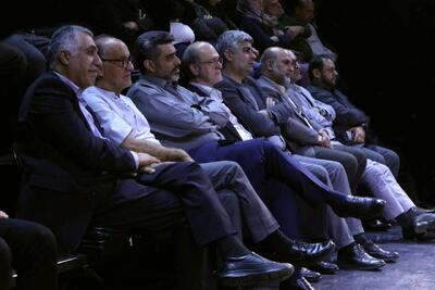  مشاور عالی وزیر و سرپرست معاونت امور هنری به تماشای نمایش «کازابلانکا» نشست