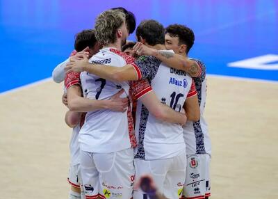  فوق‌ ستاره آماده پیاتزا: ٣۵ امتیاز در چهار ست