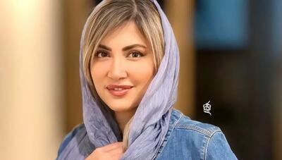  استایل  سمیرا حسینی  با پوشش جین آبی در حاشیه اجرای «کافه عاشقی» (عکس)