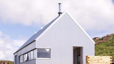  تین‌هاوس؛ خانه‌ای در اسکاتلند که مصالح روستایی را به معماری مدرن آورد (+عکس)