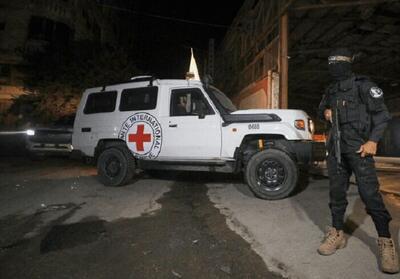  صلیب سرخ جسد یک اسیر صهیونیست را در غزه تحویل گرفت (فیلم)