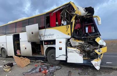  تصادف شدید اتوبوس و تریلی در قم