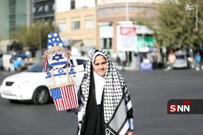  تصاویر دختران دهه نودی‌ در راهپیمایی ۱۳ آبان