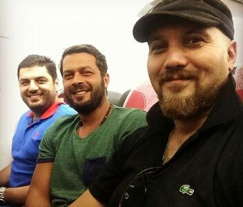  موتورسواری کامبیز دیرباز و رفیق‌ صمیمی‌اش در خیابان