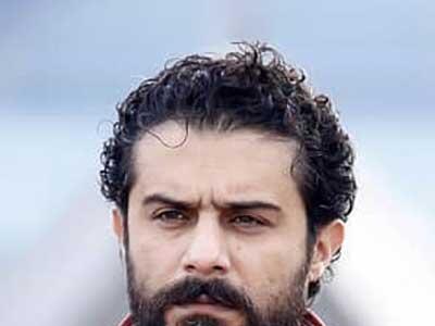  تاریخ وبگردی | وقتی میخوای متفاوت باشی ولی نمیدونی چکار کنی!ژست عجیب وحید رهبانی در اکران فیلم یادگار جنوب